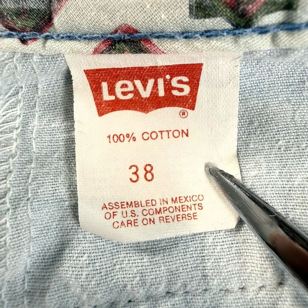 VTG 80s 90s Levi’s Coasters Acid Wash Pleated Denim Shorts Light Wash Jorts